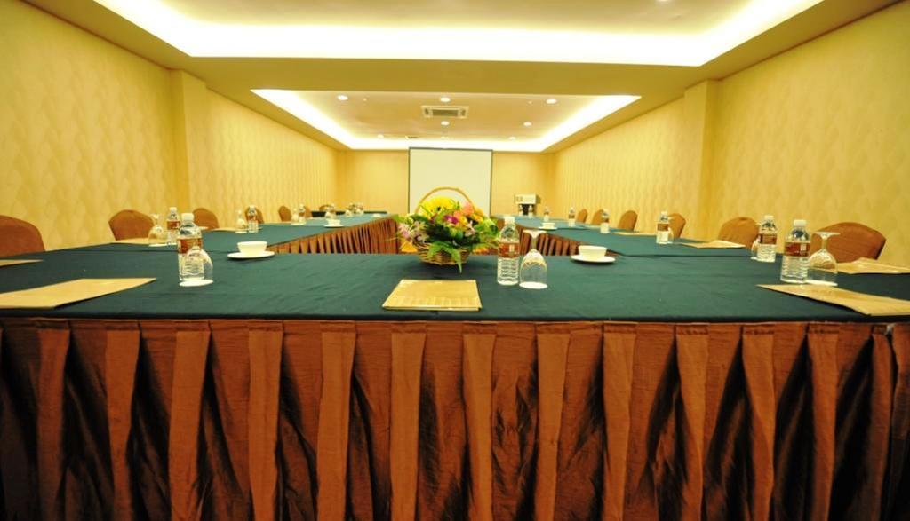 11@Century Hotel Johor Bahru Exteriör bild